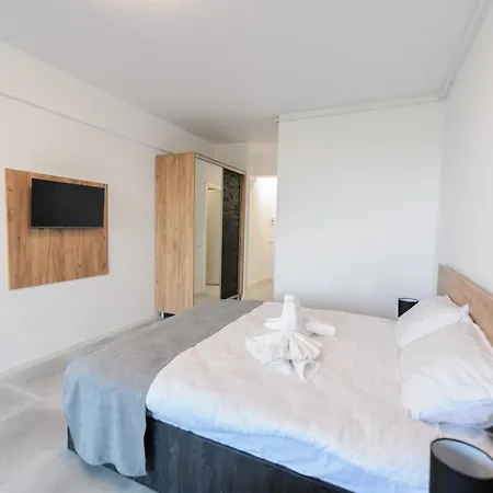 Apartment Ox *